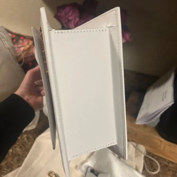 Jacquemus White Mini Bag with Curved Handle - Picture 2 of 4